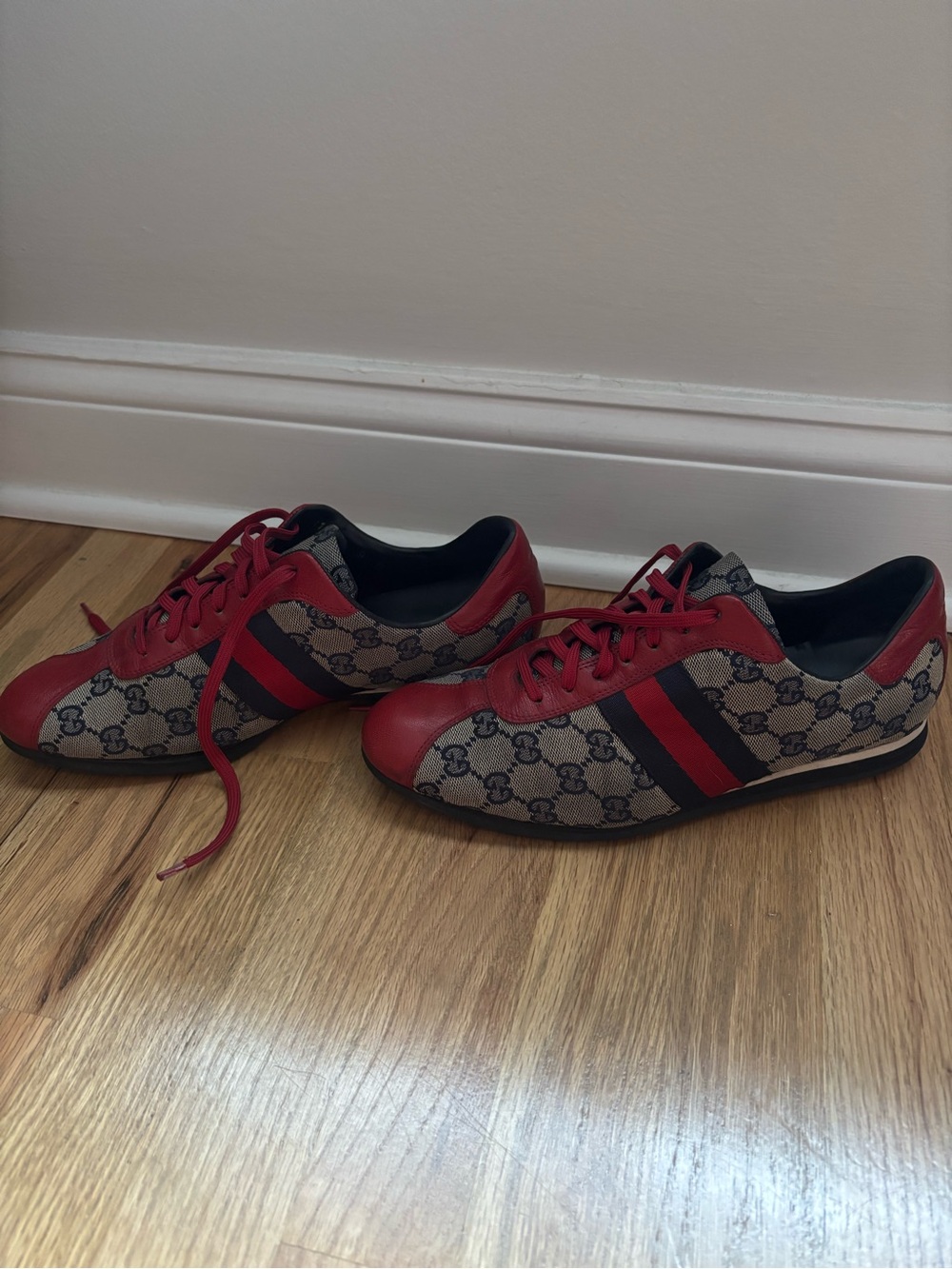 Gucci Red and Blue GG Monogram Men’s Lace-Up Sneakers - Picture 4 of 9
